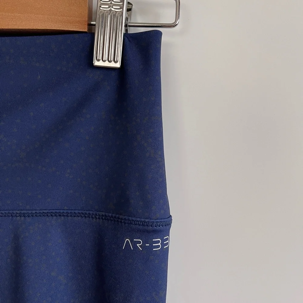 AR-33 Alpha 7/8 high waist leggings Ocean Fade NWOT Sz‎ M
